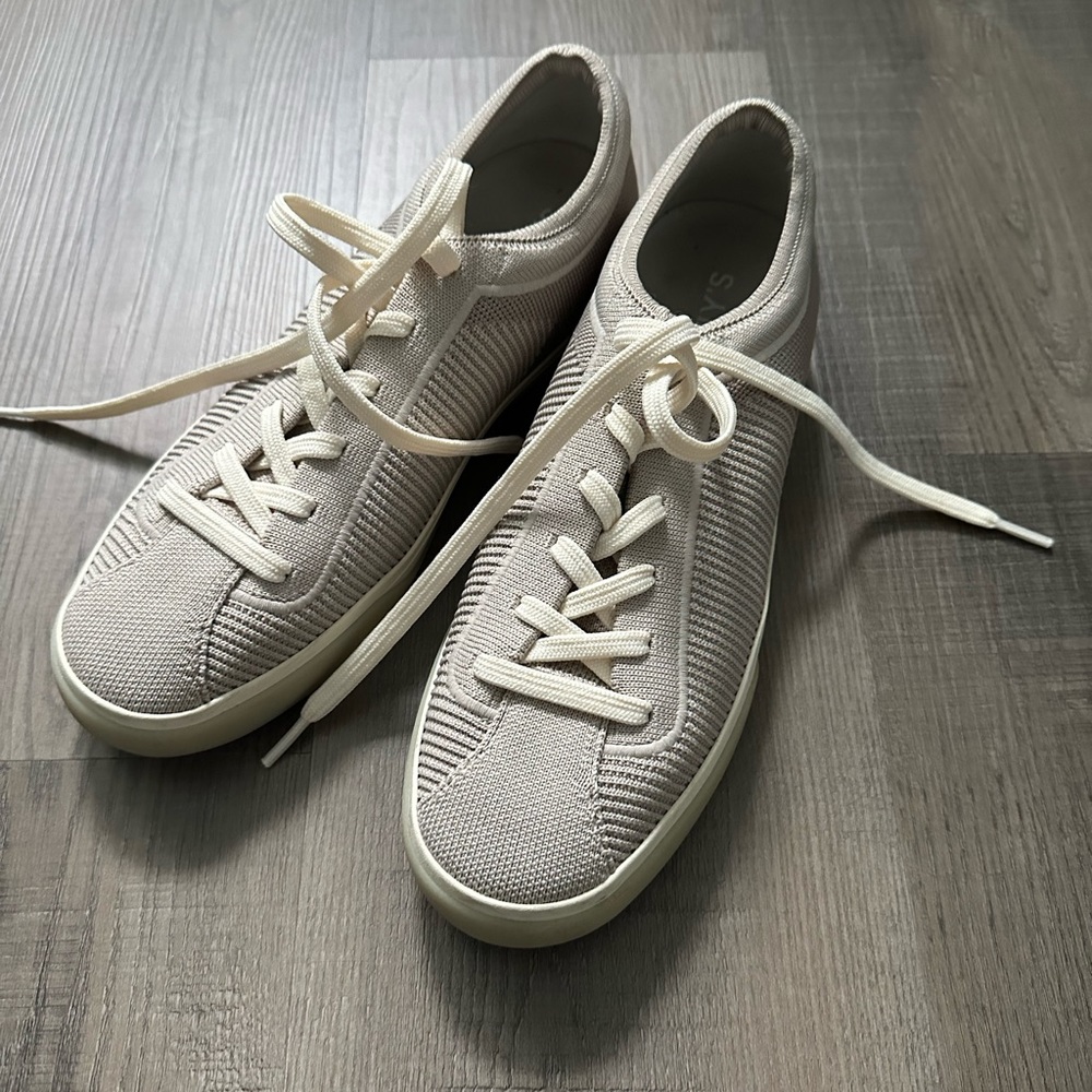 Rothy’s - the Lace Up sneaker - vintage Grey W9